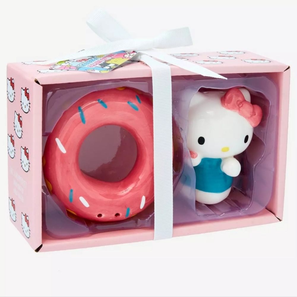 Hello Kitty Salt and Pepper Shaker
